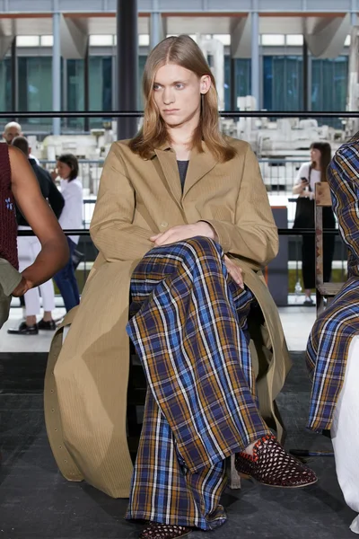 Look 5